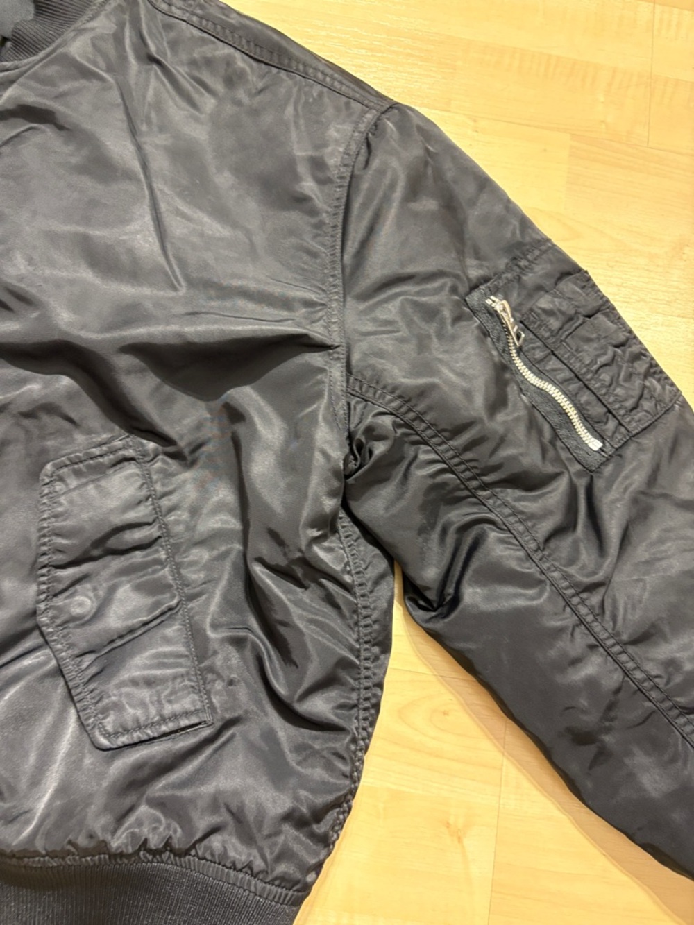 H&M Black Men's Bomber Jacket with Ribbed Trim - Picture 6 of 9